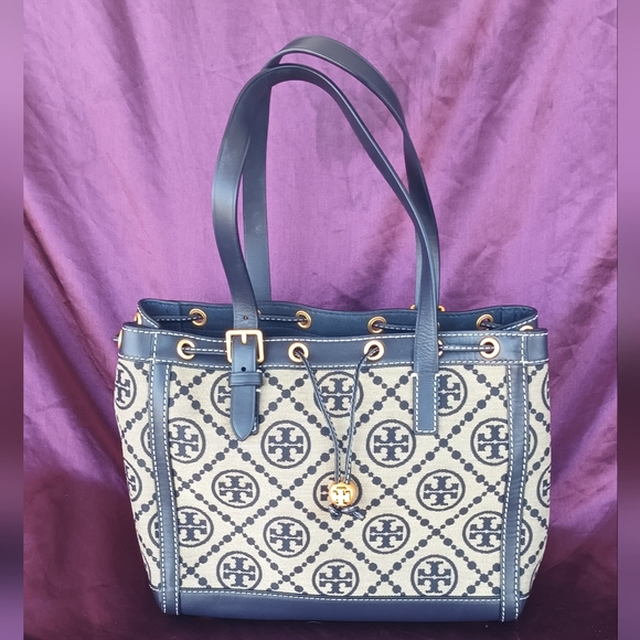 Tory Burch Handbags - Tory Burch Navy and Cream Patterned Tote